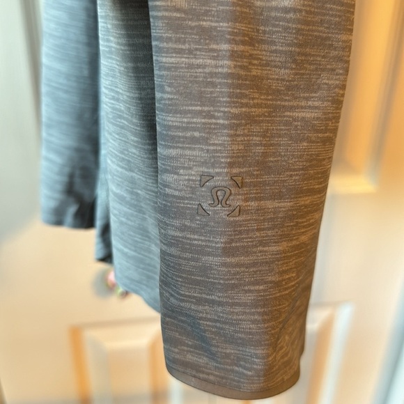 Lululemon Surge Short *6" in Heather Allover Sea Salt Light Cast sz S - Picture 10 of 11